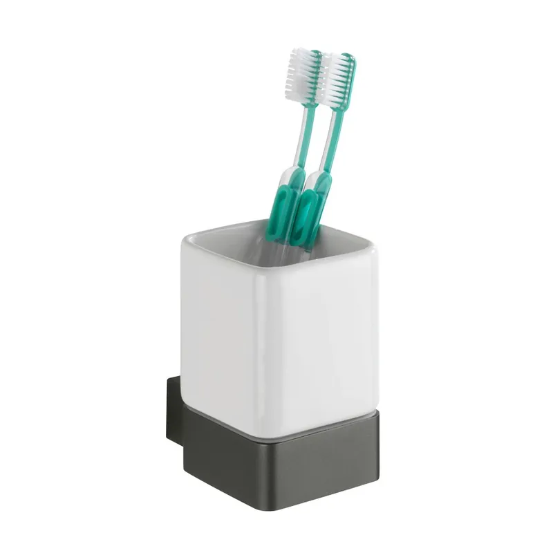Bicchiere porta spazzolini in alluminio e ceramica Montella Wenko Bicchiere porta spazzolini in alluminio e ceramica Montella Wenko Echome Bestseller
