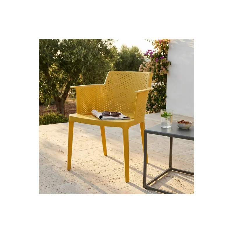Poltrona da giardino impilabile in polipropilene gialla Cathy Exclusieve Aanbieding