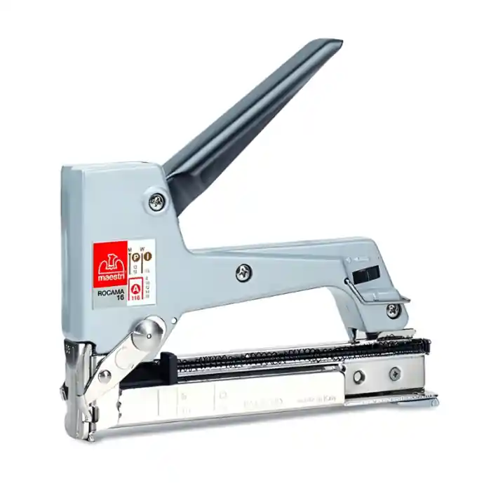 Premium Fissatrice manuale regolabile Maestri ROCAMA 16 - 0105001 r r r Compatta, maneggevole, robusta. Molto potente. r Per fissare tutti i tipi di carta e stoffa. r Massima capacità di infissione con il minimo sforzo. r r r
Caratteristiche r r r Regolatore di potenza r Frontale removibile r 3 tipi di punti metallici senza regolazioni r Blocco maniglia r r r
Indicata per r r r lavori di decorazione r tappezzeria r falegnameria r fissaggio isolamenti r perline r pannelli in legno r coprifili, r zoccolini r r
", "sku" "00124218", "brand" { "@type" "Thing", "name" "MAESTRI ROMEO" }, "offers" { "@type" "Offer", "priceCurrency" "EUR", "price" "74.95", "itemCondition" "http //schema.org/NewCondition", "availability" "http //schema.org/InStock", "url" "https //www.toolshopitalia.it/shop/utensileria/fissatrice-manuale-in-metallo-maestri-rocama-16-0105001", "seller" { "@type" "Organization", "name" "ToolShop Italia - Ferramenta Online" } }
}