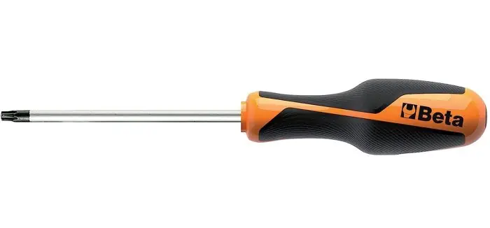 Veilige Betaling Cacciaviti impronta Torx BETA GRIP 1268RTX Tamper resistant r r r Lama realizzata con un acciaio speciale a elevato tenore di silicio, cromo e vanadio per garantire maggiori prestazioni in termini di resistenza alla torsione e flessione. r Geometria della punta studiata per garantire un accoppiamento perfetto tra la lama e la testa della vite. r La finitura fosfatata evita l’ossidazione della punta e ne conserva la precisione dei profili. r Texture del manico realizzata prendendo di ispirazione dal battistrada dei pneumatici Racing, studiati per massimizzare la tenuta su diverse tipologie di terreno. r Permette dunque un’efficace presa sul giravite in qualsiasi condizione di lavoro, migliorando la precisione e il controllo nella fase di centraggio della punta sulla vite. r unità di misura TX r profilo Tamper resistant Torx r impugnatura Beta Grip r r r r r r
", "sku" "09727960", "brand" { "@type" "Thing", "name" "BETA UTENSILI" }, "offers" { "@type" "Offer", "priceCurrency" "EUR", "price" "8.30", "itemCondition" "http //schema.org/NewCondition", "availability" "http //schema.org/OutOfStock", "url" "https //www.toolshopitalia.it/shop/cacciaviti/cacciavite-beta-torx-tamper-resistant-1268rtx-t10", "seller" { "@type" "Organization", "name" "ToolShop Italia - Ferramenta Online" } }
}