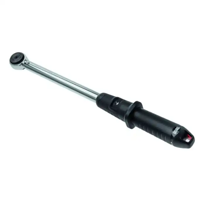Chiave dinamometrica con cricchetto reversibile 3 /8" Usag 810 SA 10-50 Nm r r r Chiave dinamometrica a scatto r Riarmo automatico dopo lo scatto è subito pronta all‘uso r Coppia regolabile per serraggi destrorsi r Precisione ±4% del valore di coppia impostato r Sistema di lettura diretta subito visibile il valore della coppia necessario r Meccanismo con molla di compressione r Tubo in acciaio a protezione del meccanismo interno r Cricchetto reversibile certificato IP51 r Impugnatura ergonomica con effetto soft touch e resistente ad oli ed agenti chimici r Ghiera di regolazione quadrata antirotolamento r Fornita in astuccio tubolare di plastica r Include certificato di taratura e dichiarazione REACH (SVHC) r r r
Caratteristiche tecniche r r r Nm 10÷50 r Risoluzione Nm 0,25 r Attacco quadro maschio 3 /8” r Lunghezza mm 350 r r
", "sku" "09658851", "brand" { "@type" "Thing", "name" "USAG" }, "offers" { "@type" "Offer", "priceCurrency" "EUR", "price" "142.80", "itemCondition" "http //schema.org/NewCondition", "availability" "http //schema.org/InStock", "url" "https //www.toolshopitalia.it/shop/chiavi-di-manovra/chiave-dinamometrica-cricchetto-reversibile-3-8-usag-810-sa-10-50-nm", "seller" { "@type" "Organization", "name" "ToolShop Italia - Ferramenta Online" } }
} Gecertificeerd