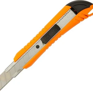 Coltello taglierino cutter con 3 lame 18 mm Beta 1771 r r r Taglierino multiuso r Lunghezza 170 mm r In acciaio inossidabile r Per il taglio di aree piccole o estese r Per effettuare regolazioni precise r r
", "sku" "09799929", "brand" { "@type" "Thing", "name" "BETA UTENSILI" }, "offers" { "@type" "Offer", "priceCurrency" "EUR", "price" "7.80", "itemCondition" "http //schema.org/NewCondition", "availability" "http //schema.org/InStock", "url" "https //www.toolshopitalia.it/shop/coltelli-cutter/coltello-taglierino-cutter-con-3-lame-18-mm-beta-1771", "seller" { "@type" "Organization", "name" "ToolShop Italia - Ferramenta Online" } }
} Uitverkoop