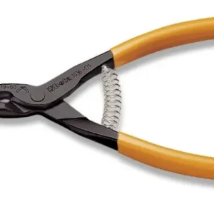 Pinze a becchi diritti per anelli elastici BETA 1036 r r r La pinza seeger Beta 1036, a becchi diritti, è ideale per installare e rimuovere anelli elastici di sicurezza da alberi, svolgendo una funzione di fissaggio. r Grazie alla molla di ritorno, questa tipologia di pinza agisce aprendo il seeger (anello elastico), consentendo l‘applicazione all‘esterno dell‘albero o dell‘asta. r I becchi dritti perm ettono di operare in modo più efficace e preciso sull‘anello che si sta installando o rimuovendo. r r r
Caratteristiche r r r Finitura superficiale verniciata per cataforesi, estremamente resistente alla corrosione r Realizzata in acciaio per molle al silicio r Punte e becchi forgiati in un corpo unico per una maggiore robustezza, sicurezza e precisione r La geometria delle punte, inclinate verso l‘esterno, è studiata per ottenere sicurezza e precisione durante l‘operazione di montaggio e smontaggio dell‘anello elastico r Molla di ritorno resistente all’usura r Manici in PVC per una presa sicura e confortevole r Conforme alla normativa UNI7915 DIN5254 r Su ogni pezzo è indicato il range di diametri degli anelli elastici per i quali è indicata r Durezza HRC 51÷53 r r r r r r
", "sku" "09707160", "brand" { "@type" "Thing", "name" "BETA UTENSILI" }, "offers" { "@type" "Offer", "priceCurrency" "EUR", "price" "21.75", "itemCondition" "http //schema.org/NewCondition", "availability" "http //schema.org/InStock", "url" "https //www.toolshopitalia.it/shop/pinza-per-anelli-elastici-a-becchi-diritti-beta-1036-l-140x0-9-mm", "seller" { "@type" "Organization", "name" "ToolShop Italia - Ferramenta Online" } }
} Speciale Aanbieding