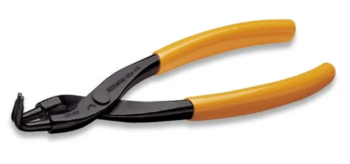 Op = Op Pinze a becchi piegati a 90° per anelli seeger BETA 1034 r r r La pinza seeger Beta 1034 è realizzata in acciaio per molle, materiale che garantisce un‘ottima resistenza alla rottura. Per dare ulteriore robustezza e durevolezza alla pinza, i becchi dritti e le punte vengono stampate in un corpo unico. r Sulle pinze Beta è stampato il range di diametri degli anelli per i quali sono indicate. In questo modo sarà più semplice individuare la pinza corretta ed effettuare una lavorazione efficace. r r r
Caratteristiche r r r Verniciatura per cataforesi, trattamento che assicura un‘elevata protezione dalla corrosione e dagli agenti chimici r Realizzata in acciaio per molle al silicio r Punte e becchi stampati in un corpo unico r Stampaggio a freddo per una maggiore tenacità della pinza r Manici in PVC per una presa sicura r UNI 7914 DIN 5256 r Manici rivestiti PVC r r r r r r
", "sku" "09684645", "brand" { "@type" "Thing", "name" "BETA UTENSILI" }, "offers" { "@type" "Offer", "priceCurrency" "EUR", "price" "22.85", "itemCondition" "http //schema.org/NewCondition", "availability" "http //schema.org/OutOfStock", "url" "https //www.toolshopitalia.it/shop/pinza-becchi-piegati-a-90-per-anelli-seeger-beta-1034-l-130x09-mm", "seller" { "@type" "Organization", "name" "ToolShop Italia - Ferramenta Online" } }
}