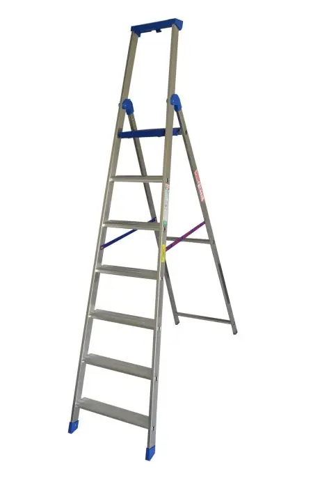 Scala in alluminio Marchetti Climb Evo 7 gradini (6 gradini + pedana) m 2,60 r r r Codice prodotto 20876 r altezza massima della scala 2,60 m r altezza max del piano di lavoro 1,70 m r Gradini piani antisdrucciolo mm 80 r Dimensioni montanti mm 60x20 r Distanza tra i gradini mm 280 r Altezza parapetto cm 60 r r r
CARATTERISTICHE r r r Scala doppia in alluminio elettrosaldato a gradini piani (mm 80) ad un tronco di salita, provvista di piattaforma e guarda corpo. r Il gradino piano è stato progettato appositamente per la comodità dell‘operatore. r La ribordatura permette di evitare rotture, torsioni e sfilamento accidentale del gradino. r Vaschetta portaoggetti con fori porta attrezzi e gancio portasecchio. r Piattaforma automatica mm 270x250. La piattaforma si blocca automaticamente durante l‘utilizzo tramite il gancio di sicurezza. r Tacchi antisdrucciolo. r Cinghie di sicurezza antiapertura maggiorate r Rinforzo tronco di sostegno (a partire dalla 8 gradini) r Spessore chiusa cm 15 r Etichette adesive con norme di riferimento e codice a barre r Imballo in termoretraibile r r
", "sku" "09646353", "brand" { "@type" "Thing", "name" "MARCHETTI" }, "aggregateRating" { "@type" "AggregateRating", "ratingValue" "5.00", "reviewCount" "1" }, "offers" { "@type" "Offer", "priceCurrency" "EUR", "price" "152.00", "itemCondition" "http //schema.org/NewCondition", "availability" "http //schema.org/InStock", "url" "https //www.toolshopitalia.it/shop/scale-e-ponteggi/scala-in-alluminio-marchetti-climb-evo-7-gradini-m2-60", "seller" { "@type" "Organization", "name" "ToolShop Italia - Ferramenta Online" } }
} Beperkt Aanbod