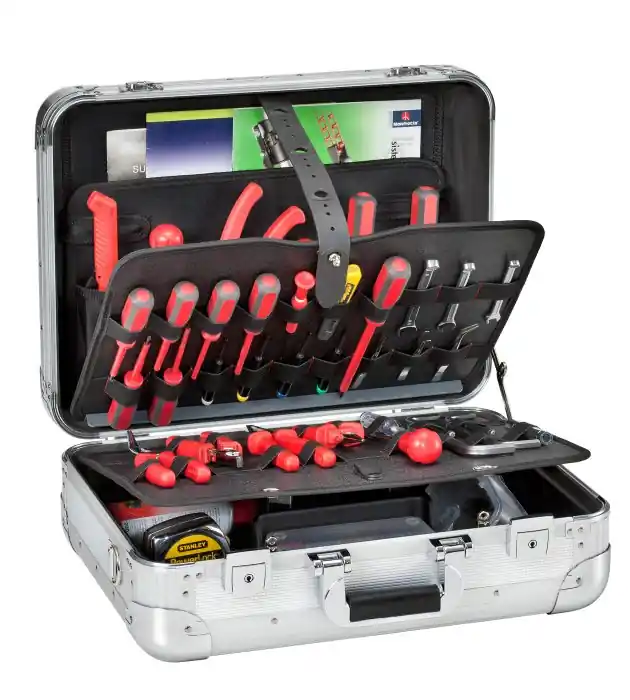 Actieprijs Valigia professionale portautensili GT LINE METAL LITE PEL (vuota) r r r Valigia professionale portautensili, con angolari in acciaio ad alto spessore e rinforzi metallici nella chiusura profilo che garantiscono una perfetta tenuta. r Struttura interna rinforzata in robusto e leggero materiale plastico a struttura alveolare. r Sul fondo e sulla calotta inferiore sono fissati 4 piedini in gomma per garantire maggiore stabilità in appoggio. r r r
Caratteristiche generali r r r 2 chiusure con chiave r maniglia con grip in gomma r 2 anelle laterali in acciaio per l’aggancio della tracolla (optional Art. kin.0359) r 2 cerniere in acciaio ad alta tenuta r 4 piedini in gomma su fondo e calotta inferiore r fondo termoformato portaoggetti a scomparti fissi r braccetto reggi coperchio r r r r
", "sku" "09625167", "brand" { "@type" "Thing", "name" "GT LINE VALIGIE" }, "offers" { "@type" "Offer", "priceCurrency" "EUR", "price" "268.50", "itemCondition" "http //schema.org/NewCondition", "availability" "http //schema.org/InStock", "url" "https //www.toolshopitalia.it/shop/valigie-e-porta-attrezzi/valigia-porta-utensili-gt-line-metal-lite-pel-vuota", "seller" { "@type" "Organization", "name" "ToolShop Italia - Ferramenta Online" } }
}
