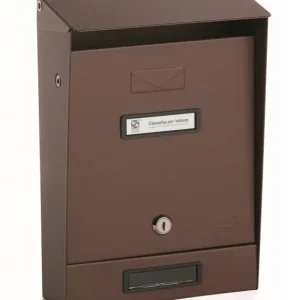 Cassetta postale lamiera verniciata colore ruggine Silmec 10-201.69 con tetto apribile r r r Cassetta postale tradizionale singola per esterno con tetto parapioggia apribile per l’inserimento postale dall’alto. r Con la sua semplicità e qualità nei materiali questa cassetta è economica, ma durevole nel tempo. r Interamente realizzata in lamiera elettrozincata verniciata a forno. r Serratura a cilindro con due chiavi numerate. r Spioncino e portanome intercambiabili, in materiale plastico. r r r
Dati tecnici r r r Lamiera elettrozincata r Verniciatura a forno colore ruggine r Impostazione frontale e dall‘alto r Apertura imbucalettere 170 x 27 mm r Dimensioni L 220mm x H 325mm x P 75 /110mm r r
", "sku" "09746978", "brand" { "@type" "Thing", "name" "SILMEC" }, "offers" { "@type" "Offer", "priceCurrency" "EUR", "price" "34.05", "itemCondition" "http //schema.org/NewCondition", "availability" "http //schema.org/InStock", "url" "https //www.toolshopitalia.it/shop/cassette-postali/cassetta-postale-silmec-10-201-69-tetto-apribile-verniciata-ruggine", "seller" { "@type" "Organization", "name" "ToolShop Italia - Ferramenta Online" } }
} Speciale Aanbieding