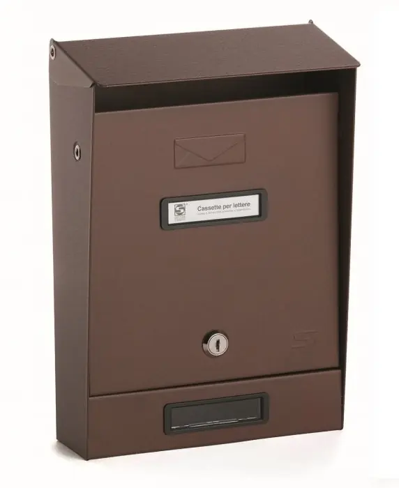 Cassetta postale lamiera verniciata colore ruggine Silmec 10-201.69 con tetto apribile r r r Cassetta postale tradizionale singola per esterno con tetto parapioggia apribile per l’inserimento postale dall’alto. r Con la sua semplicità e qualità nei materiali questa cassetta è economica, ma durevole nel tempo. r Interamente realizzata in lamiera elettrozincata verniciata a forno. r Serratura a cilindro con due chiavi numerate. r Spioncino e portanome intercambiabili, in materiale plastico. r r r
Dati tecnici r r r Lamiera elettrozincata r Verniciatura a forno colore ruggine r Impostazione frontale e dall‘alto r Apertura imbucalettere 170 x 27 mm r Dimensioni L 220mm x H 325mm x P 75 /110mm r r
", "sku" "09746978", "brand" { "@type" "Thing", "name" "SILMEC" }, "offers" { "@type" "Offer", "priceCurrency" "EUR", "price" "34.05", "itemCondition" "http //schema.org/NewCondition", "availability" "http //schema.org/InStock", "url" "https //www.toolshopitalia.it/shop/cassette-postali/cassetta-postale-silmec-10-201-69-tetto-apribile-verniciata-ruggine", "seller" { "@type" "Organization", "name" "ToolShop Italia - Ferramenta Online" } }
} Speciale Aanbieding