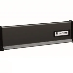 Placca bucalettere grande Silmec 10-650.84 in alluminio verniciato grigio ferro r r r Placca S /600 di grandi dimensioni con design elegante, moderno e raffinato è pensata per dare importanza all’estetica, pur rimando economica. r Munita di portanome applicato alla portina, è ideale per essere installata nel proprio ingresso, permettendo la raccolta della corrispondenza e il ritiro nel lato posteriore. r Corredata da viti per un fissaggio sicuro. r Dimensioni placca 376 x 90 mm r Apertura imbuca lettere di dimensioni 352 x 42 mm r Protetta da portina oscillante verso l’esterno (formato DIN B4) r Dotata di telaio e di portanome in ABS color nero r r r r
", "sku" "09763944", "brand" { "@type" "Thing", "name" "SILMEC" }, "offers" { "@type" "Offer", "priceCurrency" "EUR", "price" "29.40", "itemCondition" "http //schema.org/NewCondition", "availability" "http //schema.org/InStock", "url" "https //www.toolshopitalia.it/shop/cassette-postali/placca-buca-lettere-376-x-90-mm-in-alluminio-verniciato-grigio-ferro-silmec-10-650-84", "seller" { "@type" "Organization", "name" "ToolShop Italia - Ferramenta Online" } }
} Shop Nu