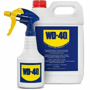 Gratis Retour WD-40 lubrificante sbloccante in tanica 5 lt con dosatore spray r r
5 prodotti in 1 r r r Idrorepellente l’elevata aderenza di WD-40 al metallo permette il formarsi di una barriera perfetta contro l’umidità; WD-40 si infiltra sotto l’umidità e ricopre completamente qualsiasi superficie, anche quelle che presentano micro irregolarità, eliminando rapidamente i cortocircuiti da umidità. r Anticorrosivo la pellicola formata da WD-40 garantisce una protezione contro acqua, umidità, gelo e relativi effetti corrosivi; WD-40 protegge dall’ossidazione e da qualunque forma di corrosione anche nelle condizioni più critiche, in modo duraturo e preventivo. r Lubrificante uno dei principali componenti di WD-40 è un lubrificante attivo e permanente; WD-40 non contiene silicone, lanolina o additivi che possano attirare polvere o sporcizia, i meccanismi vengono perfettamente lubrificati in modo pulito. r Sbloccante WD-40 sblocca le parti grippate e i meccanismi arrugginiti, bloccati o congelati; l’aderenza al metallo gli permette di penetrare molto rapidamente per capillarità nelle minime porosità del metallo, attraversando così ruggine e strato corrosivo; le proprietà lubrificanti di WD-40 garantiscono poi il funzionamento costante delle parti sbloccate. r Detergente WD-40 elimina facilmente macchie di grasso, catrame, colla, ecc. da qualunque superficie non porosa sia metallica che in plastica; WD-40 penetra sotto la sporcizia eliminandola, senza lasciare residui di agenti corrosivi. r r r
Descrizione prodotto r r r WD-40 il lubrificante multifunzione più usato al mondo grazie alle sue 5 eccezionali funzioni come idrorepellente, anticorrosivo, lubrificante, detergente, sbloccante. r r
", "sku" "09662254", "brand" { "@type" "Thing", "name" "WD-40" }, "offers" { "@type" "Offer", "priceCurrency" "EUR", "price" "69.70", "itemCondition" "http //schema.org/NewCondition", "availability" "http //schema.org/InStock", "url" "https //www.toolshopitalia.it/shop/lubrificanti-e-detergenti/wd40-lubrificante-sbloccante-multifunzione-tanica-5-litri-con-dosatore-spray", "seller" { "@type" "Organization", "name" "ToolShop Italia - Ferramenta Online" } }
}