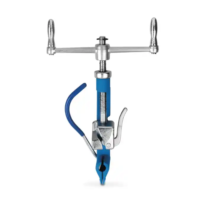 Utensile di tensionamento per fasce acciaio inox Maestri C001 BAND IT - 0173601 r r r Utensile in acciaio per tensionamento fasce inox. r Con l‘utensile per il tensionamento in combinazione con nastri metallici e le grafe Maestri ( non incluse, da ordinare a parte ) è possibile realizzare serraggi di qualsiasi forma e diametro. r r E’ utilizzato per una grande varietà di applicazioni come serraggio di tubi in gomma in genere, fissaggio di segnaletica stradale ecc. r r Corpo estramente robusto r r
", "sku" "00368780", "brand" { "@type" "Thing", "name" "MAESTRI ROMEO" }, "offers" { "@type" "Offer", "priceCurrency" "EUR", "price" "320.00", "itemCondition" "http //schema.org/NewCondition", "availability" "http //schema.org/InStock", "url" "https //www.toolshopitalia.it/shop/imballaggio/utensile-di-tensionamento-fasce-acciaio-inox-maestri-c001-band-it-0173601", "seller" { "@type" "Organization", "name" "ToolShop Italia - Ferramenta Online" } }
} Bestel Nu