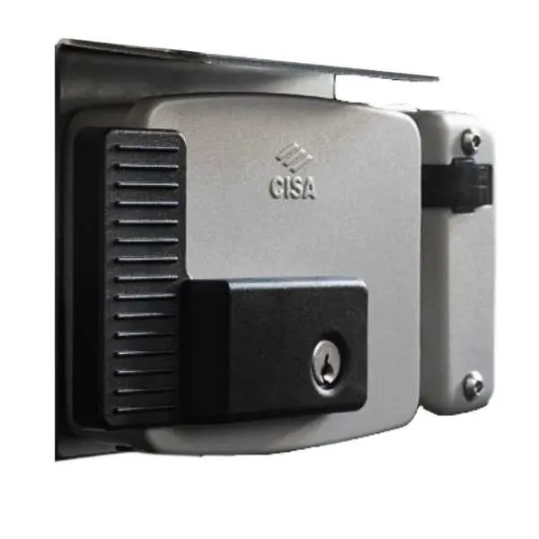 Gereduceerde Prijs Elettroserratura per cancelletti e portoncini 12V-ac CISA 11721 N7 r r
ELETTROSERRATURE SERIE 11000 CISA r r
Versione TIPOLOGIA con tettuccio protettivo e sotto bocchetta r r
La gamma rinnovata delle elettroserrature da applicare CISA Serie 11000 offre un mix perfetto di semplicità d’installazione, sicurezza certificata e funzionalità avanzate. Queste elettroserrature rappresentano la scelta ideale per ambienti residenziali, garantendo prestazioni elevate su cancelli in ferro e portoncini in legno. r r
CARATTERISTICHE PRINCIPALI r r
Resistenza all’effrazione r r r Certificate grado 3 Security secondo la norma europea EN 14846, sono progettate con un sistema di protezione contro i tentativi di scasso nella zona dello sgancio elettrico. r r r
Funzionamento affidabile anche in caso di cali di tensione r r r Grazie al sistema di regolazione dello sgancio elettrico, la serratura garantisce l’apertura anche con tensioni inferiori a 12V, attivabile da pulsante o citofono. r r r
Gestione intelligente degli accessi r r r La funzione "fermo a giorno", disponibile in alcuni modelli, consente di mantenere il cancello o la porta sempre aperti quando il pulsante sulla serratura è bloccato dalla chiave. r r r
INNOVAZIONI TECNICHE r r
Entrata regolabile r r r È possibile modificare facilmente l’entrata da 50 a 80 mm grazie al nuovo design, adattandosi così a diverse esigenze di installazione. r r r
Verniciatura migliorata r r r La finitura in polveri epossidiche color grigio alluminio aumenta la resistenza in ambienti esterni o corrosivi, come le zone marittime. r r r
SPECIFICHE TECNICHE r r r Materiali Scatola e bocchetta in acciaio verniciato; scrocco autobloccante in alluminio cromatizzato; cilindro esterno nichelato lungo 55 mm. r Alimentazione 12 V AC con corrente assorbita di 2,5A. r r r
Modalità di utilizzo r r r Esterno apertura con chiave. r Interno apertura con pulsante, chiave o comando elettrico. r r r
Dotazione inclusa Bocchetta, viti di fissaggio, foglio istruzioni e 3 chiavi. r r
CERTIFICAZIONI E NORMATIVE r r
Le elettroserrature Serie 11000 sono certificate secondo la normativa europea EN 14846, grado 3 Security, resistendo fino a 500 kg di spinta laterale e 200 kg di spinta frontale. r
", "sku" "09804913", "brand" { "@type" "Thing", "name" "CISA" }, "offers" { "@type" "Offer", "priceCurrency" "EUR", "price" "58.80", "itemCondition" "http //schema.org/NewCondition", "availability" "http //schema.org/InStock", "url" "https //www.toolshopitalia.it/shop/serrature-e-accessori/elettroserratura-per-cancelletti-e-portoncini-12vac-cisa-11721-n7-e-mm-60-mano-dx", "seller" { "@type" "Organization", "name" "ToolShop Italia - Ferramenta Online" } }
}