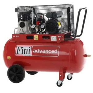 r r
Compressore aria bicilindrico a cinghia da 100 litri Fini MK 102-100-2M (monofase) 230V r r r Motore potente a induzione da 2 HP protetto da sovraccarico con riarmo manuale, garantisce sicurezza e affidabilità. r Capacità di aspirazione di 235 litri d‘aria al minuto, è in grado di affrontare anche i lavori più impegnativi. r Può raggiungere una pressione massima di 10 bar, ideale per una vasta gamma di applicazioni. r Serbatoio di accumulo aria compressa da 100 litri assicura un‘operatività prolungata senza interruzioni. r Nonostante il peso di 67 kg, è facilmente trasportabile grazie alle ruote posteriori e alle ruote anteriori pivottanti, oltre alla comoda maniglia superiore. r Dotato di pressostato elettromeccanico, riduttore di pressione con manometro e rubinetto rapido universale. r r r
DATI TECNICI r r r Aria aspirata pompante 235 lt /min r Serbatoio 100 litri r Tipo pompante A cinghia r Pressione 10 bar r Motore a induzione 2 HP 1,5Kw r Alimentazione 230V 50Hz r Tipo testata Bicilindrica con cilindri in ghisa r Tipo aspirazione Monostadio r Lubrificazione Ad olio r Numero di giri testata 1040 rpm r r r
DIMENSIONI r r r Lunghezza 1000 mm r Larghezza 450 mm r Altezza 830 mm r Peso 67 kg r r r
Fini Compressors, marchio storico sinonimo di qualità, ha progettato il compressore Advanced MK 102-100-2M per essere un punto di riferimento nel settore, combinando affidabilità, silenziosità, efficienza energetica e minima manutenzione. r
", "sku" "09797352", "brand" { "@type" "Thing", "name" "FINI COMPRESSOR" }, "offers" { "@type" "Offer", "priceCurrency" "EUR", "price" "497.50", "itemCondition" "http //schema.org/NewCondition", "availability" "http //schema.org/InStock", "url" "https //www.toolshopitalia.it/shop/compressori/compressore-aria-monofase-230v-2hp-bicilindrico-100-litri-fini-mk102-100-2m", "seller" { "@type" "Organization", "name" "ToolShop Italia - Ferramenta Online" } }
} Aanbieding