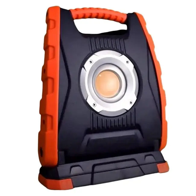 Uitverkoop Faro proiettore led con base magnetica Friggeri PL30RBAT litio ricaricabile r r r Equipaggiata con un LED COB da 30 Watt che garantisce un‘alta affidabilità ed una batteria ricaricabile agli ioni di Lithio ne fanno un prodotto portatile, leggero e robusto. r r r
CARATTERISTICHE r r r Compatta e resistente agli urti. r Offre una luminosità equivalente ad una lampada ad incandescenza da 300 Watt. r Base magnetica r Inclinazione del corpo a 180 gradi r Rotazione della base a 360 gradi r 3 livelli di intensità della luce r Batteria agli ioni di lithio che garantisce un’autonomia sino a 8 ore e indicatore di carica a LED incorporato. r Presa USB integrata per ricarica smartphone e tablet (funzione power-bank). r Corpo realizzato in alluminio e termoplastico antiurto con rinforzi elastici. r Peso ridottissimo, ideale per il trasporto. r DIMENSIONI 245 x 195 x 80mm r r r
CONSIGLIATA PER r r r Professionisti e installatori r Officine meccaniche r Ispezioni r Truck e automotive r r r
DATI TECNICI r r r Potenza nominale (W) 30 r Luminosità (lm) 2900 r Temperatura della luce (°K) 6.500 r Autonomia 8 / 5 / 3 ore (a seconda del flusso luminoso scelto) r Peso netto 1,00 Kg r r
", "sku" "09767935", "brand" { "@type" "Thing", "name" "FRIGGERI" }, "offers" { "@type" "Offer", "priceCurrency" "EUR", "price" "76.70", "itemCondition" "http //schema.org/NewCondition", "availability" "http //schema.org/OutOfStock", "url" "https //www.toolshopitalia.it/shop/torce-e-fari-led/faretto-proiettore-led-base-magnetica-friggeri-pl30rbat-litio", "seller" { "@type" "Organization", "name" "ToolShop Italia - Ferramenta Online" } }
}