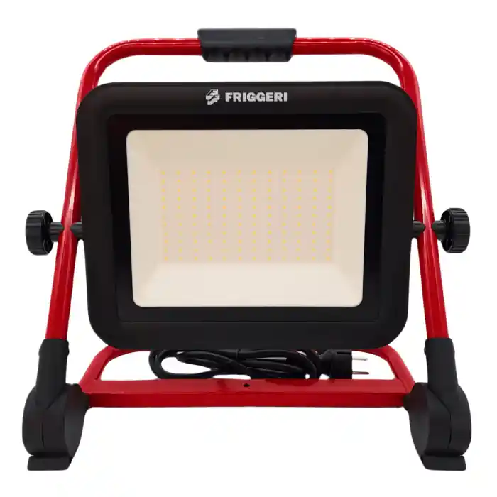 Faretto proiettore led serie POLIBAT 18V-230V Friggeri FR-PL100WBAT 100W IP65 r r r Dotato di basette intercambiabili con i più diffusi sistemi a batteria per elettroutensili 18V r Doppio alloggio porta batterie r r r
CONTENUTO DELLA CONFEZIONE r r r 1 faro led 70W r 1 cavo per alimentazione 1,5m con spina schuko r 1 basetta adattatore per batterie BOSCH PROFESSIONAL r 1 basetta adattatore per batterie MILWAUKEE /DEWALT r 1 basetta adattatore per batterie MAKITA r 1 basetta adattatore per batterie HIKOKI r 1 manuale uso e manutenzione r r r r r
CARATTERISTICHE r r r Funzionamento sia ad alimentazione di rete 230V, sia a batterie 18V per elettroutensili r Grazie alle basette adattatore in dotazione il sistema è compatibile con le batterie per elettroutensili delle più diffuse marche r Cavo di alimentazione rimovibile in dotazione per il funzionamento di rete come un tradizionale faro led r Flusso luminoso massimo di 10000 lumen e ampio angolo di emissione 100° r 2 modalità di illuminazione flusso 100%, flusso 50% r Rotazione verticale del faro sul supporto r Resistente agli urti e realizzato per ambienti gravosi IP65 r Lunga autonomia con il funzionamento a batteria (in base al tipo di batteria usato, stato di usura, e carica) r r r
DATI TECNICI r r r Potenza 100W r Fattore di potenza PF > 0,9 r Led SMD MATRIX r Temperatura luce 5000K r Lumen 10000 r Angolo fascio luminoso 100° r Durata dei led 30.000 ore r Temperatura di funzionamento -25° +50° r Dimensioni larghezza 400 mm r Dimensioni altezza 430 mm r Dimensioni profondità del supporto 240 mm r Spessore del corpo faretto 88 mm r Peso 2,5 Kg r r
", "sku" "09797994", "brand" { "@type" "Thing", "name" "FRIGGERI" }, "offers" { "@type" "Offer", "priceCurrency" "EUR", "price" "145.50", "itemCondition" "http //schema.org/NewCondition", "availability" "http //schema.org/InStock", "url" "https //www.toolshopitalia.it/shop/torce-e-fari-led/faretto-proiettore-led-serie-polibat-18v-230v-friggeri-fr-pl100wbat-100w-ip65", "seller" { "@type" "Organization", "name" "ToolShop Italia - Ferramenta Online" } }
} Tijdelijk Beschikbaar