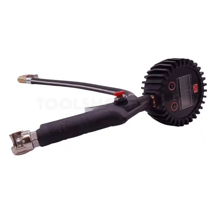 Fabrieksprijs Pistola aria compressa con manometro digitale gonfiaggio pneumatici 27GD r r r Pistola gonfiaggio per ruote r Funziona con 2 batterie ministilo 3AAA 1,5V r Corpo in alluminio superleggera con testina r Pressione d‘esercizio 0-12 bar r Manometro digitale Ø 63 mm r Attacco a ghiera r r
", "sku" "09806351", "brand" { "@type" "Thing", "name" "GHIOTTO " }, "offers" { "@type" "Offer", "priceCurrency" "EUR", "price" "51.95", "itemCondition" "http //schema.org/NewCondition", "availability" "http //schema.org/InStock", "url" "https //www.toolshopitalia.it/shop/aria-compressa/pistola-aria-compressa-con-manometro-digitale-gonfiaggio-pneumatici-27gd", "seller" { "@type" "Organization", "name" "ToolShop Italia - Ferramenta Online" } }
}