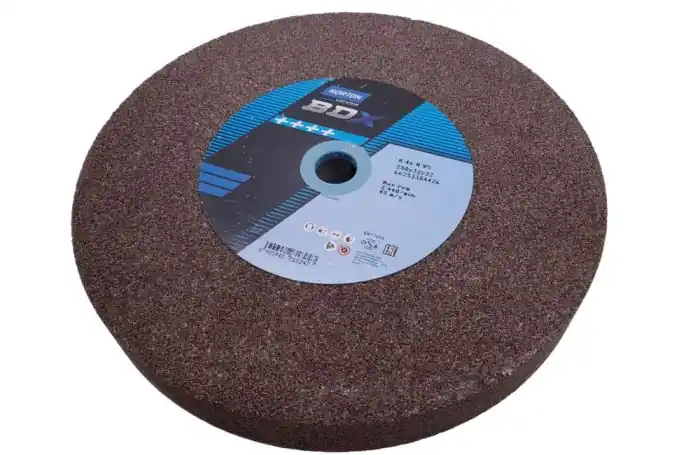 Mola abrasiva a disco piatta NORTON A46NVS ø 250x32x32 mm r r r MOLA A DISCO PER AFFILATURA / SBAVATURA r Mole in ceramica per smerigliatrici da banco. r Utilizzato per la rettifica generale a mano libera di acciaio e ferro, nonché per la rettifica di utensili. r Velocità periferica massima 45 m /s. r Dimensioni 250x32x32mm r Abrasivo marrone r Velocità, max (giri /min) 3440 r Spessore (mm) 32 r granulometria 46 r Materiale in disco Ceramica r Diametro (mm) 250 r Diametro del foro (mm) 32 r Per tipo di macchina Smerigliatrici da banco r Per la lavorazione di Acciaio, ferro, rettifica di utensili r Composizione A46NVS Codice classe ETIM EC000173 r r
", "sku" "00423458", "brand" { "@type" "Thing", "name" "NORTON SAINT GOBAIN" }, "offers" { "@type" "Offer", "priceCurrency" "EUR", "price" "45.40", "itemCondition" "http //schema.org/NewCondition", "availability" "http //schema.org/InStock", "url" "https //www.toolshopitalia.it/shop/dischi-taglio-e-abrasivi/mola-abrasiva-a-disco-piatta-norton-a46nvs-o-250x32x32-mm", "seller" { "@type" "Organization", "name" "ToolShop Italia - Ferramenta Online" } }
} Laatste Versie