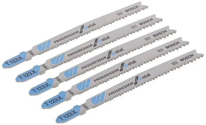 Lame Bosch Professional T123X per seghetto alternativo (5 pezzi) r r r Lama seghetto alternativo Progressor for Metal a prova di rottura per tagli diritti e rapidi nel metallo r Geometria denti con passo progressivo per l‘utilizzo con materiali di diversa densità r Denti ondulati fresati studiati appositamente per tagliare rapidamente le lamiere r Bimetallo, listello in HSS temprato con corpo in HCS estremamente elastico per ridurre il rischio di rottura r r r
Dettagli prodotto r
La lama per seghetto alternativo T 123 XF Progressor for Metal è a prova di rottura e consente di eseguire rapidamente tagli diritti nel metallo spesso o sottile. La geometria denti con passo progressivo consente l‘utilizzo con materiali di diversa densità. Inoltre, i denti ondulati fresati sono studiati appositamente per eseguire tagli rapidi nelle lamiere. r r
Realizzata in BIM (bimetallo), con listello in acciaio temprato HSS saldato al corpo ultra elastico in HCS, la lama riduce il rischio di rottura e offre la durezza e, allo stesso tempo, la flessibilità necessarie per tagliare lamiere perforate in acciaio a resistenza standard. Il passo dei denti progressivo di piccole dimensioni (1,2 - 2,6 mm) è ideale per tagliare un‘ampia gamma di lamiere (da 1,5 a 10 mm di spessore). Compatibile con seghetti alternativi con codolo a T. r
", "sku" "00369534", "brand" { "@type" "Thing", "name" "BOSCH PROFESSIONAL" }, "offers" { "@type" "Offer", "priceCurrency" "EUR", "price" "15.80", "itemCondition" "http //schema.org/NewCondition", "availability" "http //schema.org/InStock", "url" "https //www.toolshopitalia.it/shop/lame-per-seghetto-alternativo/lame-bosch-professional-t123x-seghetto-alternativo-5-pezzi", "seller" { "@type" "Organization", "name" "ToolShop Italia - Ferramenta Online" } }
} Betrouwbaar
