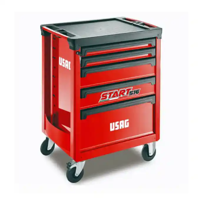 Carrello porta utensili Usag START 516 ST5V 5 cassetti (vuoto) U05160105 r r r Piano di lavoro in ABS ad alta resistenza con bordo anticaduta da 15 mm r Doppia maniglia di trasporto per una maggior manovrabilità r Cassetti ad estrazione totale montati su guide telescopiche a sfera r Possibilità di inserire 3 moduli porta utensili per ogni cassetto r Maniglie per apertura cassetti in ABS ad alta resistenza r Tappetini interni in gomma antiolio r Chiusura di sicurezza a serratura centralizzata r Fornito con sistema porta flaconi posizionabile a destra o a sinistra (codice ricambio SER.SBR2) r Ruote in gomma antiolio (Ø 125 mm) due fisse e due pivottanti (una con freno) r Struttura e cassetti in lamiera d’acciaio con verniciatura epossidica, colore rosso RAL 3020 r Fornito con ruote già assemblate alla struttura r Carico statico massimo 800 kg r Portata massima cassetti 40 kg r r r
Dimensioni interne cassetti r r r 2 cassetti 570x420x60 mm r 2 cassetti 570x420x130 mm r 1 cassetto 570x420x270 mm r Codice U05160105 r Dimensioni carrello 779x515x972 r Peso kg 54 r r
", "sku" "09777507", "brand" { "@type" "Thing", "name" "USAG" }, "offers" { "@type" "Offer", "priceCurrency" "EUR", "price" "488.00", "itemCondition" "http //schema.org/NewCondition", "availability" "http //schema.org/InStock", "url" "https //www.toolshopitalia.it/shop/banchi-lavoro-e-carrelli-portautensili/carrello-porta-utensili-usag-start-516-st5v-5-cassetti-vuoto-u05160105", "seller" { "@type" "Organization", "name" "ToolShop Italia - Ferramenta Online" } }
} Favoriet