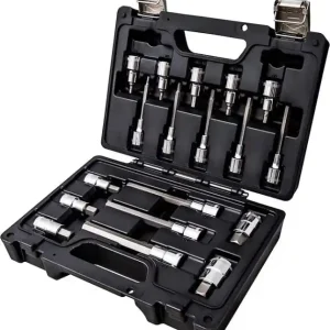 Beste Prijs Assortimento 18 chiavi a bussola esagonali Beta 923E-PE /C18 in valigetta r r r Dimensione della cassetta porta utensili 285x210x84mm. r Impiego autoriparazione, officina, industria, manutenzione generale. r utensili in custodia di plastica r robusta cassetta ideale per il pratico contenimento degli utensili r prodotti intelligenti e funzionali r r r
CONTENUTO DELLA VALIGETTA r r r C920PE set bussole maschio impronta esagonale lunghezza 55mm(4-5-6-7-8-10-12-14-17-19 mm) r C920PE-L set bussole maschio impronta esagonale lunghezza 100mm (4-5-6-7-8 mm) r C920PE-XL set bussole maschio impronta esagonale lunghezza 140mm (10-12-14 mm) r r
", "sku" "09777590", "brand" { "@type" "Thing", "name" "BETA UTENSILI" }, "offers" { "@type" "Offer", "priceCurrency" "EUR", "price" "76.95", "itemCondition" "http //schema.org/NewCondition", "availability" "http //schema.org/InStock", "url" "https //www.toolshopitalia.it/shop/chiavi-di-manovra/chiavi-a-bussola-esagonali-beta-923e-pe-c18-in-valigetta-18-pezzi", "seller" { "@type" "Organization", "name" "ToolShop Italia - Ferramenta Online" } }
}