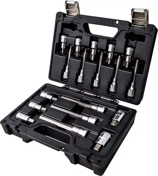 Beste Prijs Assortimento 18 chiavi a bussola esagonali Beta 923E-PE /C18 in valigetta r r r Dimensione della cassetta porta utensili 285x210x84mm. r Impiego autoriparazione, officina, industria, manutenzione generale. r utensili in custodia di plastica r robusta cassetta ideale per il pratico contenimento degli utensili r prodotti intelligenti e funzionali r r r
CONTENUTO DELLA VALIGETTA r r r C920PE set bussole maschio impronta esagonale lunghezza 55mm(4-5-6-7-8-10-12-14-17-19 mm) r C920PE-L set bussole maschio impronta esagonale lunghezza 100mm (4-5-6-7-8 mm) r C920PE-XL set bussole maschio impronta esagonale lunghezza 140mm (10-12-14 mm) r r
", "sku" "09777590", "brand" { "@type" "Thing", "name" "BETA UTENSILI" }, "offers" { "@type" "Offer", "priceCurrency" "EUR", "price" "76.95", "itemCondition" "http //schema.org/NewCondition", "availability" "http //schema.org/InStock", "url" "https //www.toolshopitalia.it/shop/chiavi-di-manovra/chiavi-a-bussola-esagonali-beta-923e-pe-c18-in-valigetta-18-pezzi", "seller" { "@type" "Organization", "name" "ToolShop Italia - Ferramenta Online" } }
}