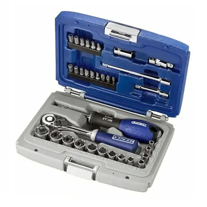 Gecertificeerd Assortimento di chiavi a bussola e accessori avvitare 1 /4” - 34 pezzi - EXPERT E194672 r r
ll marchio PASTORINO EXPERT oggi fa parte del gruppo StanleyBlackandDecker che, a seguito di acquisizioni e fusioni avvenute negli ultimi anni, raggruppa al suo interno numerosi marchi prestigiosi nell’ambito dell’utensileria manuale. r r r Chiavi a bussola esagonali 1 /4” 4-4,5-5-5,5-6-7-8-9-10-11-12-13-14 mm. r Inserti a intaglio 4-5,5-6,5 mm. r Inserti Pozidriv® 1 /4” PZ1-PZ2-PZ3 . r Inserti Resistorx® 1 /4” TT10-TT15-TT20-TT25-TT30-TT40. r Inserti esagonale 4-5-6 mm. r 1 adattatore per inserti 1 /4”. r 2 prolunghe 1 /4” 55-100 mm. r 1 snodo cardanico universale 1 /4”. r 1 portabussole con impugnatura. r 1 cricchetto 1 /4”. r Fornito in cassetta compatibile con i cassetti dei carrelli. r Dimensioni L.186x P.138 x H.54 mm r r
", "sku" "09628908", "brand" { "@type" "Thing", "name" "EXPERT" }, "offers" { "@type" "Offer", "priceCurrency" "EUR", "price" "65.25", "itemCondition" "http //schema.org/NewCondition", "availability" "http //schema.org/InStock", "url" "https //www.toolshopitalia.it/shop/chiavi-di-manovra/serie-34-chiavi-a-bussola-e-accessori-1-4-expert-e194672", "seller" { "@type" "Organization", "name" "ToolShop Italia - Ferramenta Online" } }
}